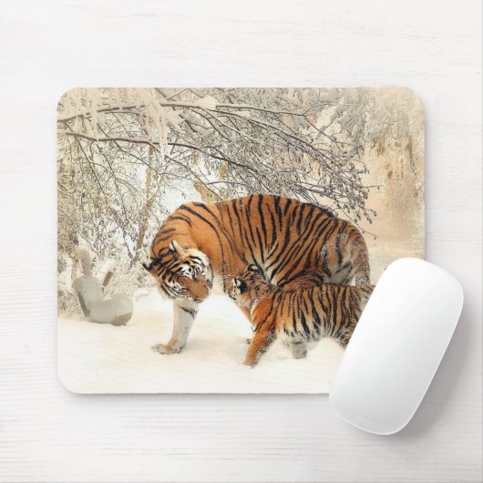 Een tijger en een krab in de Snowy Forest Mousepad Muismat (Met muis)