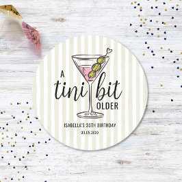 Een Tini Beetje Ouder Pink Martini Cocktail Verjaa Ronde Kartonnen Onderzetter