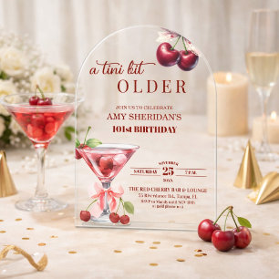 Een Tini Beetje Oudere Kersen Martini 101e Verjaar Acryl Uitnodigingen