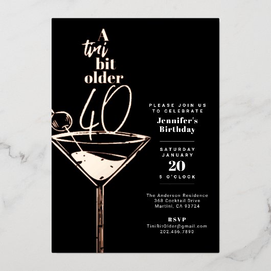 Een Tini Bit Olde 40e verjaardag cocktail party Folie Uitnodiging (Voorkant)