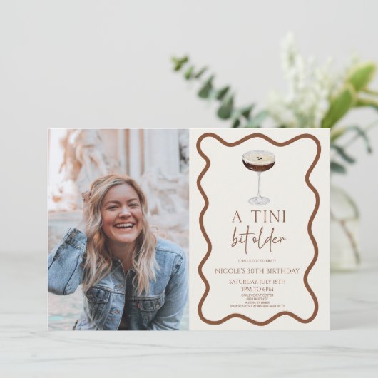 Een Tini Bit Older Espresso Martini Verjaardagsfee Kaart (Staand voorkant)