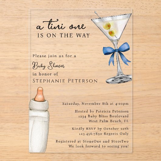 Een Tini One is onderweg naar het Blue Martini Bab Acryl Uitnodigingen (Voorkant)