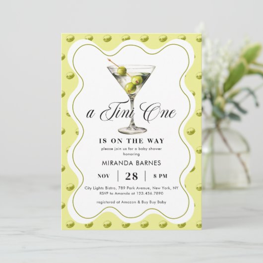Een Tini One Olive Martini Chic Baby shower Kaart (Staand voorkant)