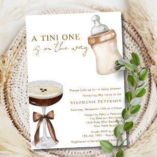 Een Tini One Op Weg Espresso Martini Baby Shower Kaart