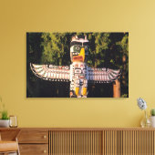 Een totempaal in Vancouver, Canada. Canvas Afdruk (Insitu (Woonkamer))