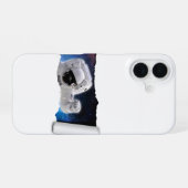 Een traan in de ruimte astronaut buitenaards wezen iPhone 16 hoesje (Achterkant horizontaal)
