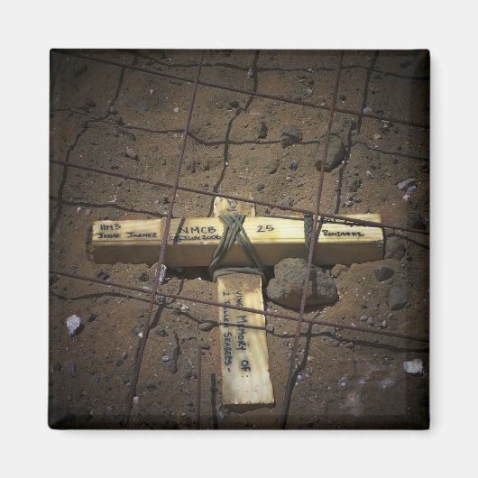 Een treinpersoneel plaatst een kruis magneet (Voorkant)