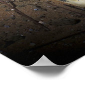 Een treinpersoneel plaatst een kruis poster (Hoek)