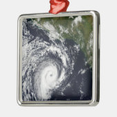 Een tropische cycloon metalen ornament (Links)