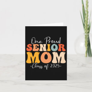 Een trotse senior mom CL van 2025 Afstuderen Groov Kaart