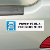 Een trucksticker, Proud om de vrouw van Trucker te Bumpersticker (Op auto)