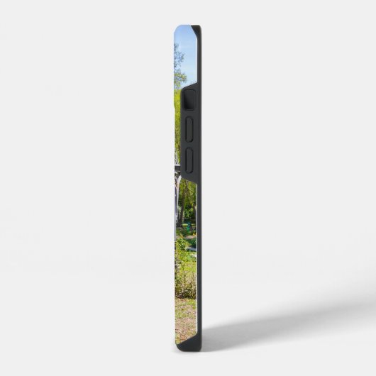 Een tuinhuisje in een prachtig tuinlandschap iPhone hoesje (Linkerkant)