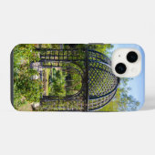 Een tuinhuisje in een prachtig tuinlandschap iPhone hoesje (Achterkant horizontaal)