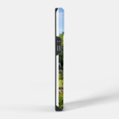 Een tuinhuisje in een prachtig tuinlandschap iPhone hoesje (Rechterkant)