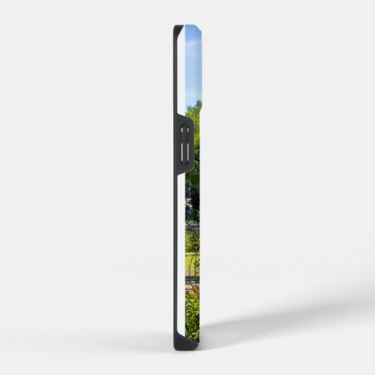 Een tuinhuisje in een prachtig tuinlandschap iPhone hoesje (Rechterkant)