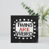 Een tweeling is een raar Wenskaart Kaart (Staand voorkant)