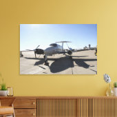 Een UC-12F King Air-vliegtuig Canvas Afdruk (Insitu (Woonkamer))