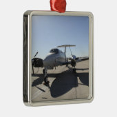 Een UC-12F King Air-vliegtuig Metalen Ornament (Rechts)