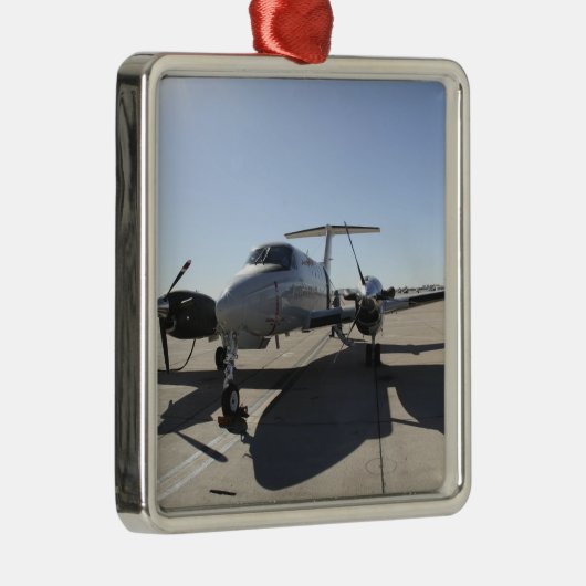 Een UC-12F King Air-vliegtuig Metalen Ornament (Rechts)