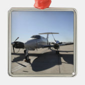 Een UC-12F King Air-vliegtuig Metalen Ornament (Voorkant)