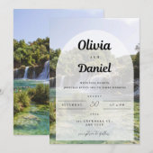 Een uitnodiging met de achtergrond van natuurlijk (Voorkant / Achterkant)