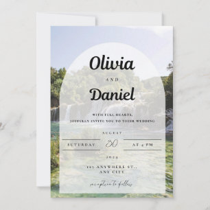 Een uitnodiging met de achtergrond van natuurlijk