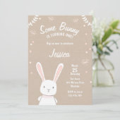 Een uitnodiging voor 'Bunny Easter Spring Birthday (Staand voorkant)