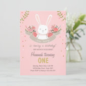 Een uitnodiging voor 'Bunny Easter Spring Birthday (Staand voorkant)