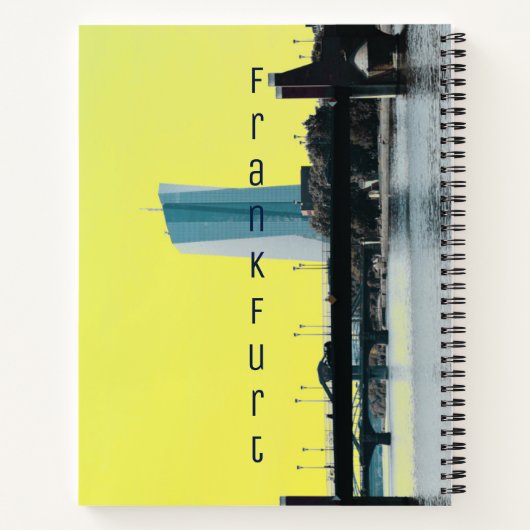 Een uitzicht Frankfurt-bruggen, wolkenkrabber op g Notitieboek (Achterkant)