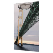 Een uitzicht Mackinac Bridge uit het Michigan-meer Klembord (Links)