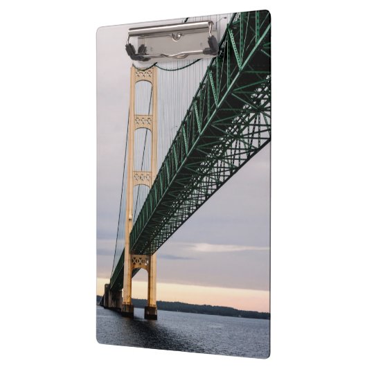 Een uitzicht Mackinac Bridge uit het Michigan-meer Klembord (Links)