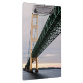 Een uitzicht Mackinac Bridge uit het Michigan-meer Klembord (Rechts)