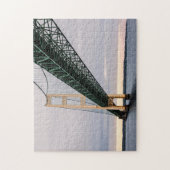 Een uitzicht Mackinac Bridge uit het Michigan-meer Legpuzzel (Verticaal)