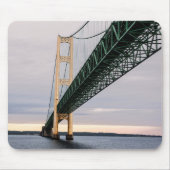 Een uitzicht Mackinac Bridge uit het Michigan-meer Muismat (Voorkant)