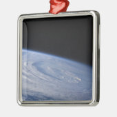 Een uitzicht met hoge schuine rand metalen ornament (Links)