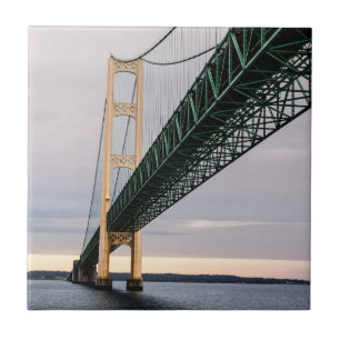 Een uitzicht op de Mackinac-brug vanuit Lake Michi Tegeltje