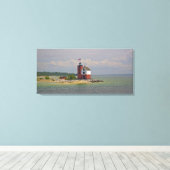 Een uitzicht op het lichtstation Round Island. Canvas Afdruk (Insitu (Houten vloer))