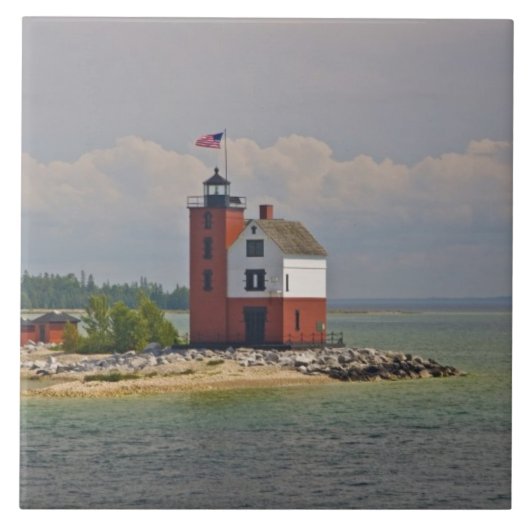 Een uitzicht op Round Island Light Station. Tegeltje (Voorkant)