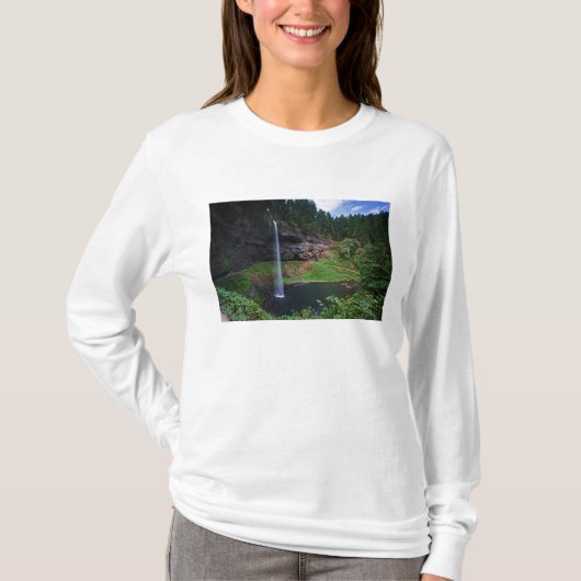 Een uitzicht op South Falls in Silver Falls State T-shirt (Voorkant)