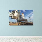 Een uitzicht Space Shuttle Atlantis op Lancering P Canvas Afdruk (Insitu (Houten vloer))