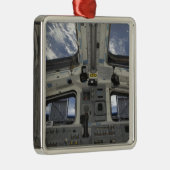 Een uitzicht van binnen in de stuurhut metalen ornament (Rechts)