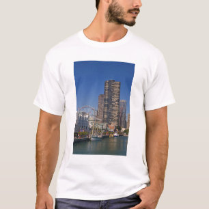 Een uitzicht van Chicago's marine pier T-shirt