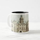 Een uitzicht van de Horse Guards uit Whitehall Tweekleurige Koffiemok (Voorkant links)