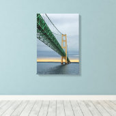 Een uitzicht van de Mackinac-brug van het Michigan Canvas Afdruk (Insitu (Houten vloer))