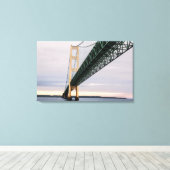 Een uitzicht van de Mackinac-brug van het Michigan Canvas Afdruk (Insitu (Houten vloer))