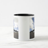 Een US Air Force-onderhoudspersoneel Mok (Midden)