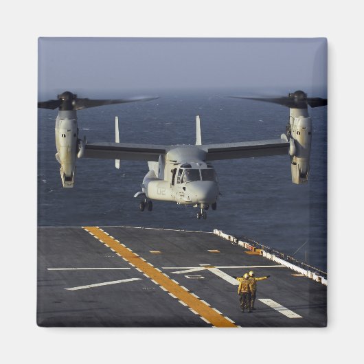 Een V-22 Osprey-vliegtuig bereidt zich voor op de Magneet (Voorkant)