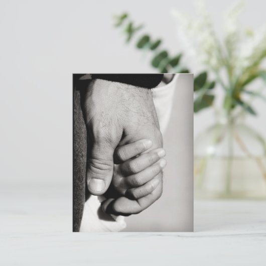 Een vader vertrouwt beschermende liefde briefkaart (Staand voorkant)