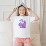 Een van de Kinder Unicorn van Kind Kawaii T-shirt<br><div class="desc">Dit eenhoornshirt is een schattig kinder eenhoorn shirt dat de perfecte aanraking van magische pret aan de oorlogsdrub van een kind zal toevoegen! Deze eenhoorn-t-shirt is een geweldig geschenk voor elke gelegenheid!</div>