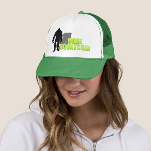 Een van onze beste verkopers Bobo's GONE SQUATCHIN Trucker Pet (In situ)